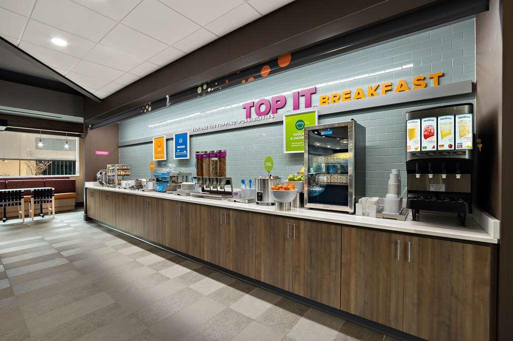Tru By Hilton Santee Hotel Restaurant photo